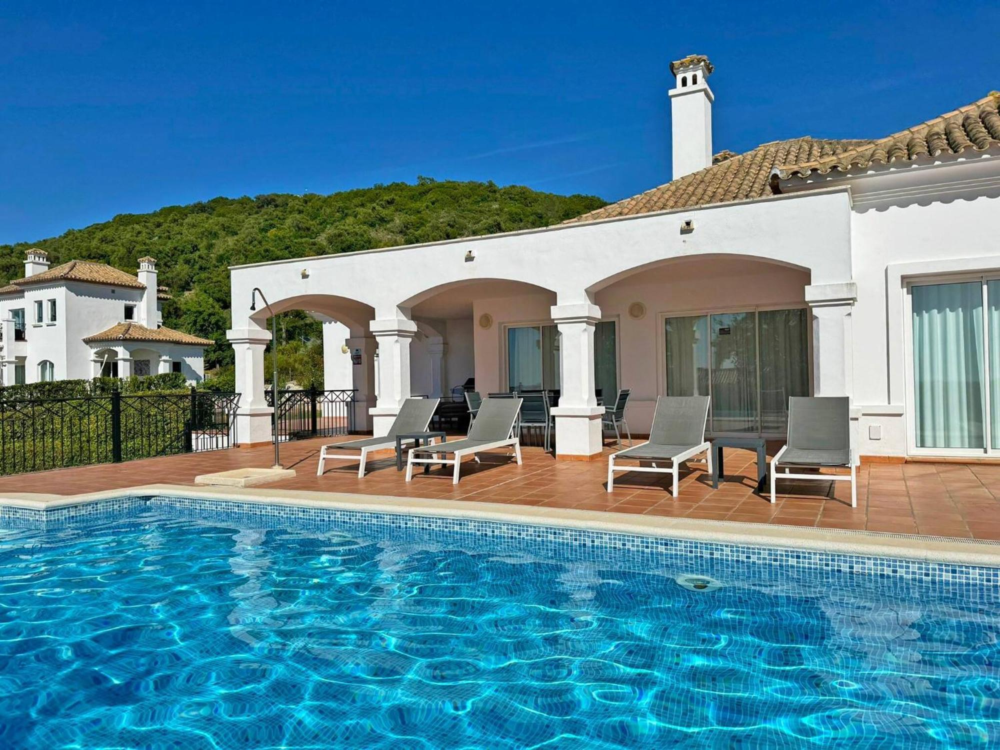 Villa Los Olivos - Ole Solutions 阿尔科斯-德拉弗龙特拉 外观 照片